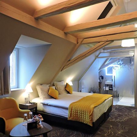Hotel Restaurant L'Orchidee Ensisheim Exteriör bild