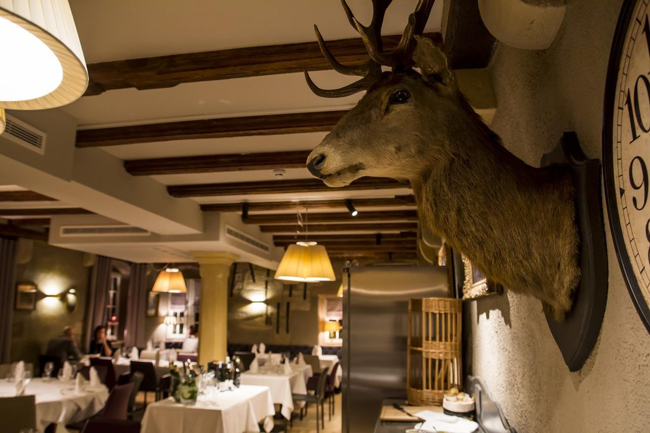 Hotel Restaurant L'Orchidee Ensisheim Exteriör bild